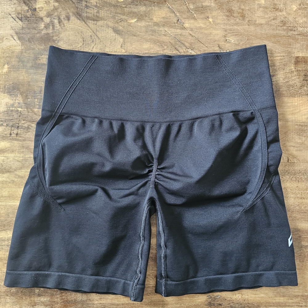 Oner Active EffortlessLift™ Seamless Shorts with White Logo